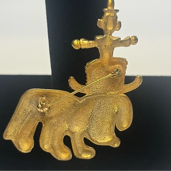 Sad Dog Brooch, good tone with Hat and clown. Unsigned - Picture 4 of 7